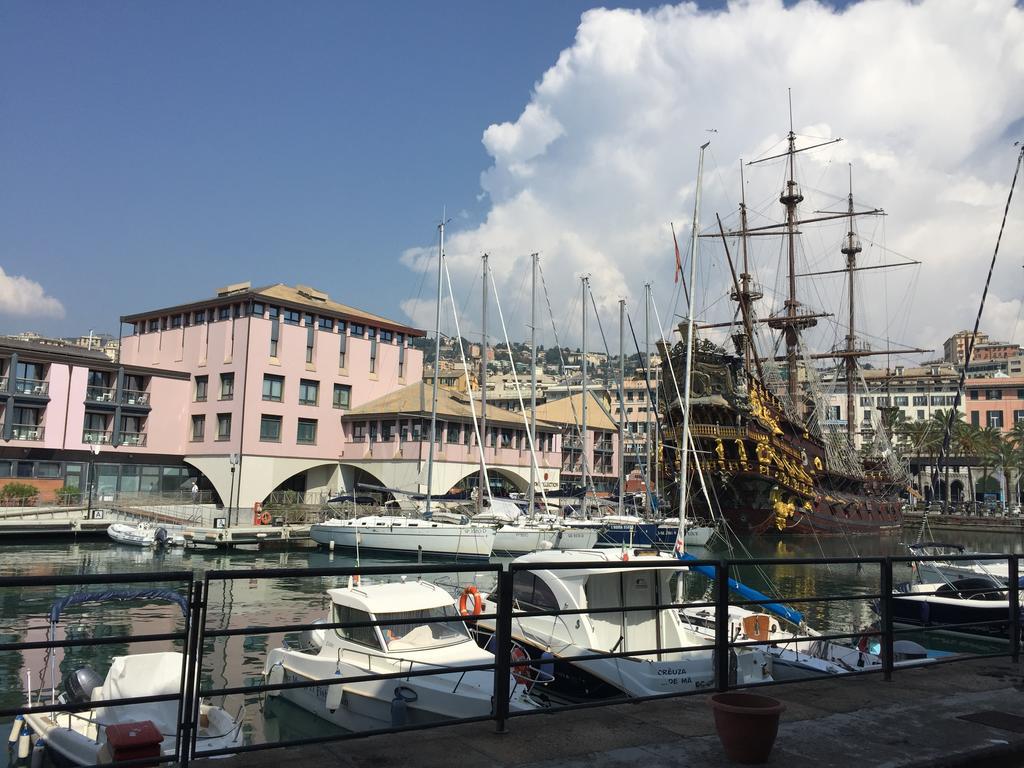 Boats & Breakfast Genova Porto Antico One Hotel Esterno foto